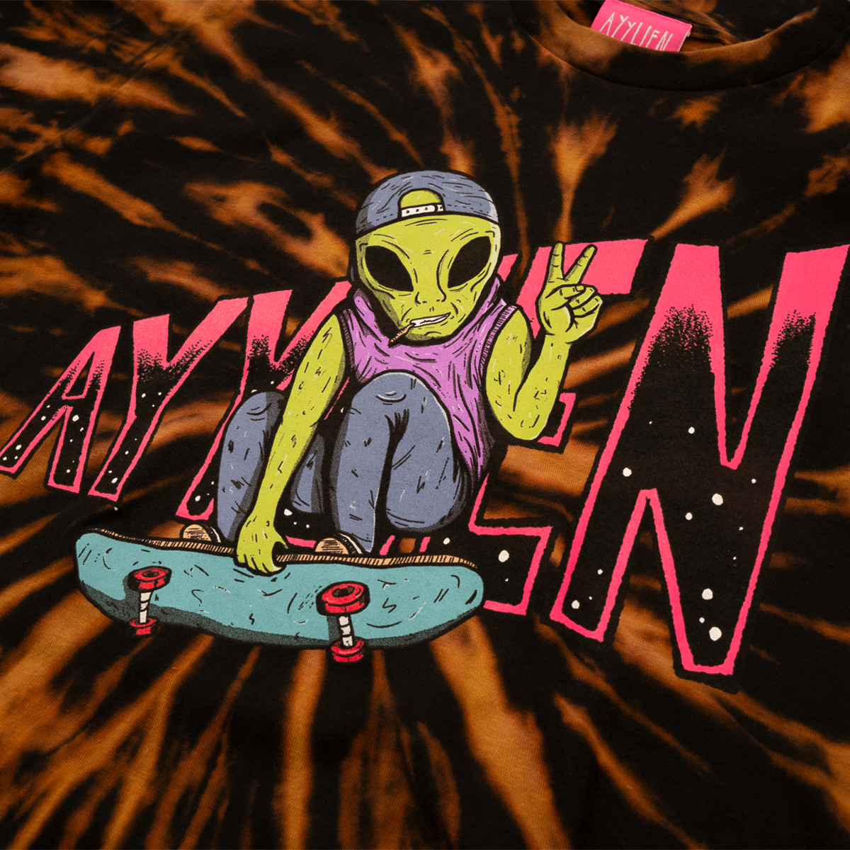 Skater Alien Bleach Dyed Tee